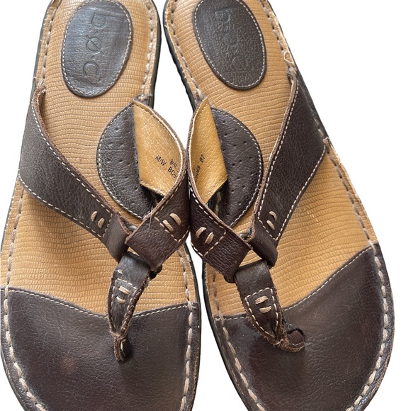 Brown ROC Toe Thong Low Wedge Sandals - Picture 3 of 4